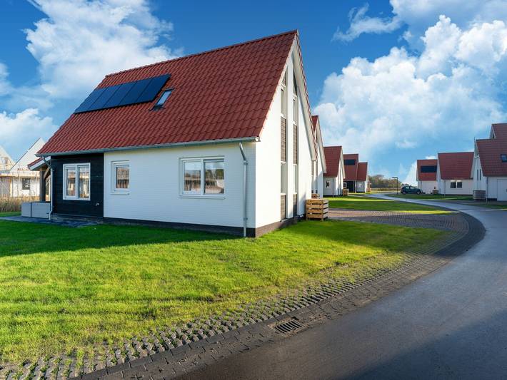 Vacation rental for 6 people, with terrace and yard, kid friendly in North Sea Netherlands