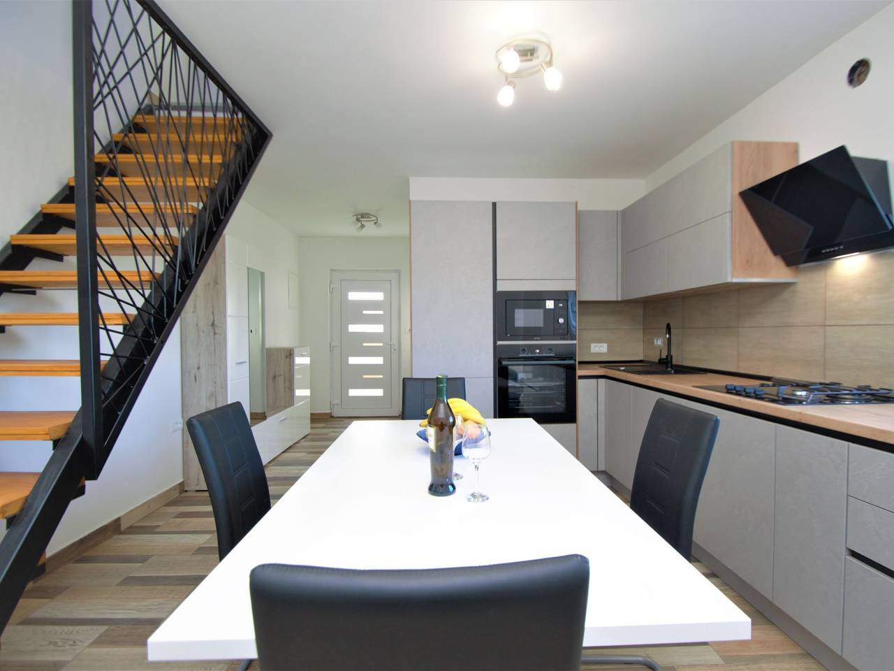 Aurora in Gračac (Skradin), Skradin