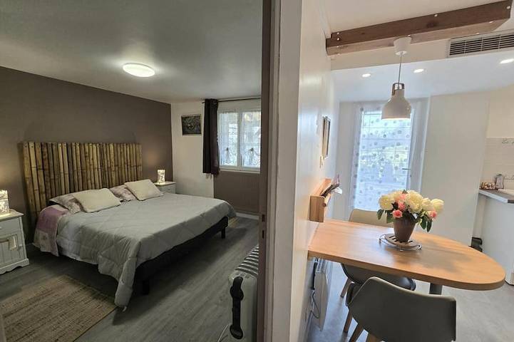 Gîte pour 2 personnes, avec piscine et jardin à Saint-Chamassy - 2