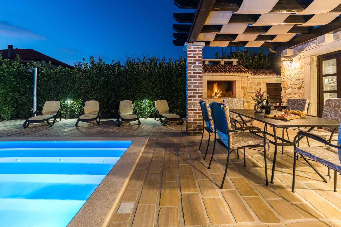 Ferienhaus mit Grillterrasse und Pool  in Sukosan, Zadar