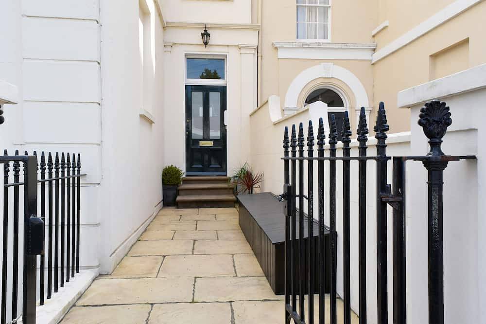 Apartment for 3 People in Leamington Spa, Heart of England