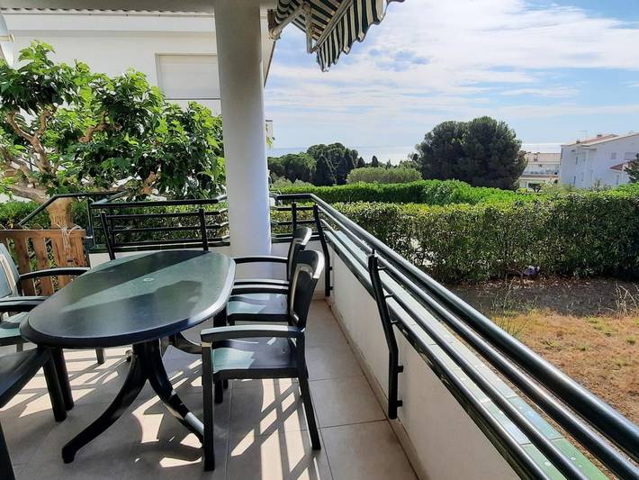 Ferienwohnung für 6 Personen, mit Terrasse und Garten in Llanca