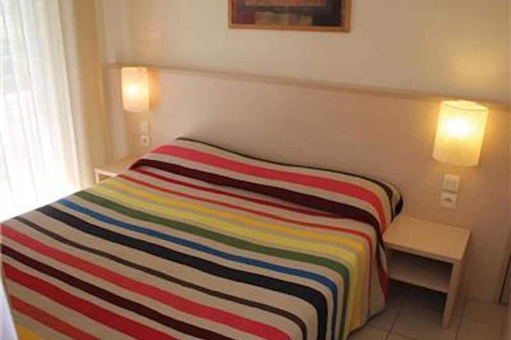 Entire apartment, La Villa Du Lac- 3 rooms for 6 people in Divonne-les-Bains, Gex