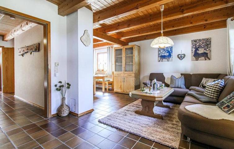 Ferienhaus für 4 Personen, mit Balkon und Terrasse sowie Garten und Sauna
