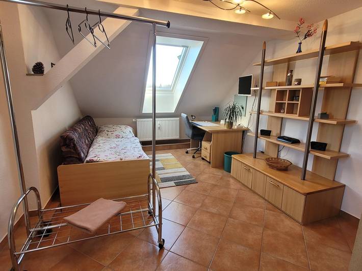Single room, running hot/cold water, toilet, quiet in Chemnitz, Chemnitz (region)