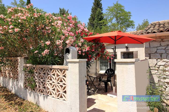 Gîte pour 2 personnes, avec terrasse à Balazuc