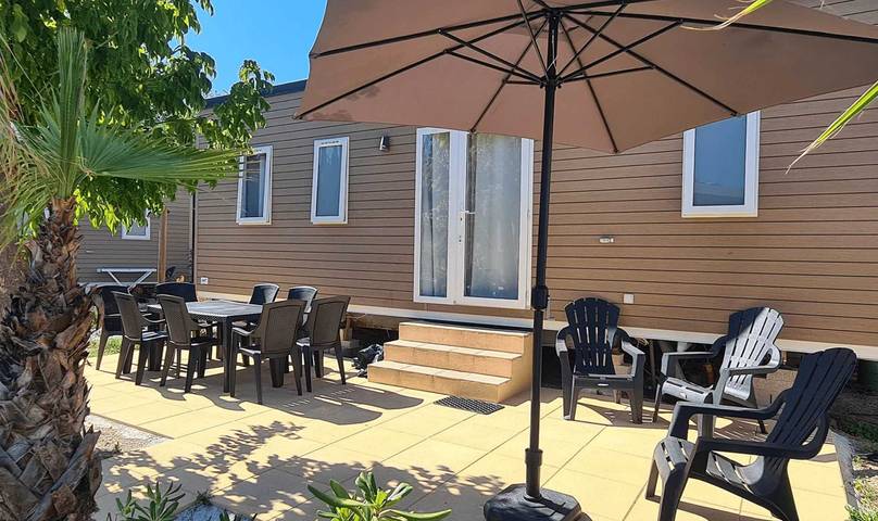 Camping für 8 Personen, mit Terrasse und Pool sowie Kinderpool in Grimaud