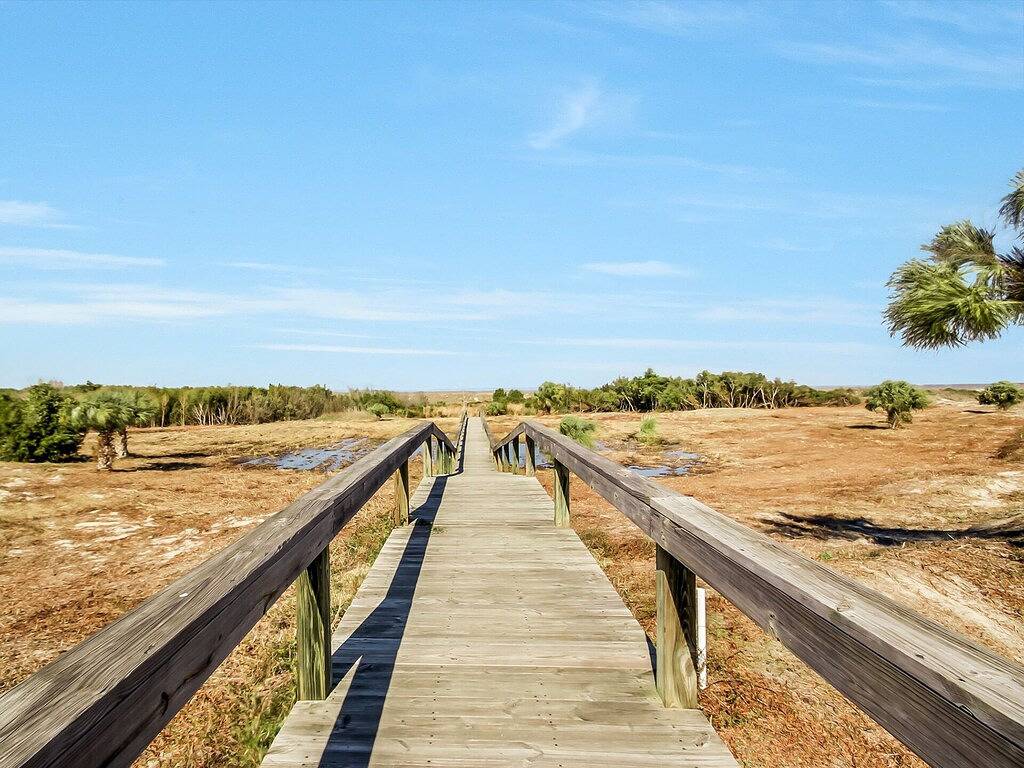 Ganze Wohnung, Private balcony overlooking the beach! in Tybee Island, Chatham County