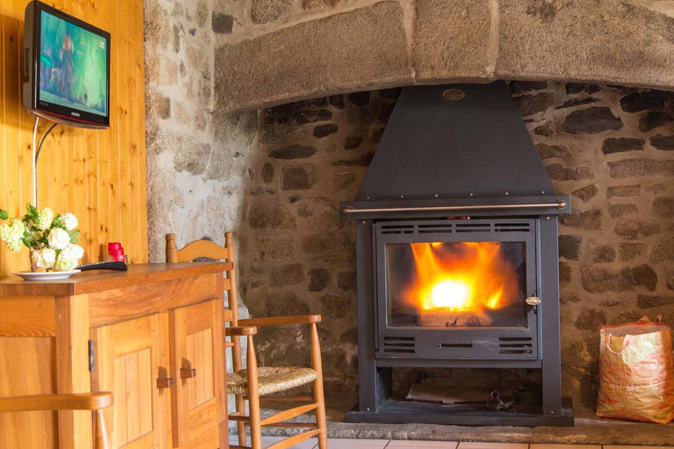 Gîtes de France 6/7 personnes 3 chambres in Chaulhac, Mende region