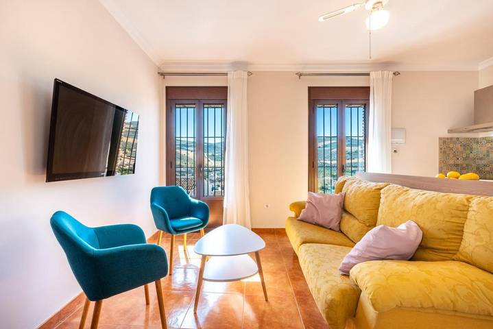 Casa rural para 6 personas, con vistas y terraza en Valle de Abdalajís - 2