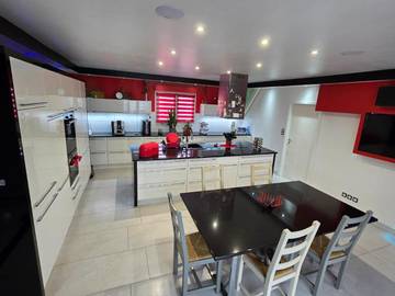 Ferienhaus für 10 Personen, mit Terrasse und Ausblick sowie Sauna in Colmar