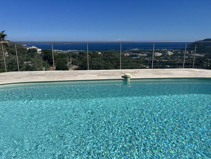 Location de vacances pour 2 personnes, avec piscine ainsi que jardin et jacuzzi à Mandelieu-la-Napoule - 4