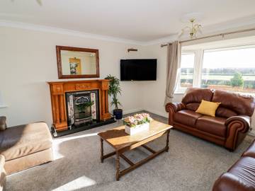 Cottage for 10 People in Stafford, Staffordshire, Photo 2