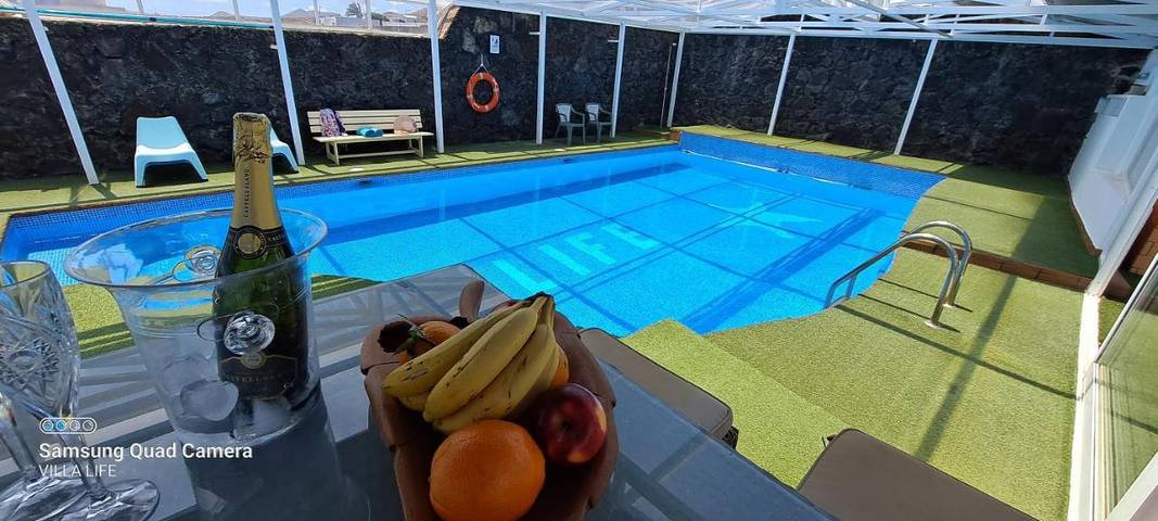 Villa voor 10 personen, with Terras and Tuin as well as Zwembad and Uitzicht in San Bartolomé