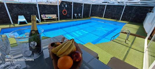 Casa rural para 10 personas, con vistas además de jardín y piscina en San Bartolomé