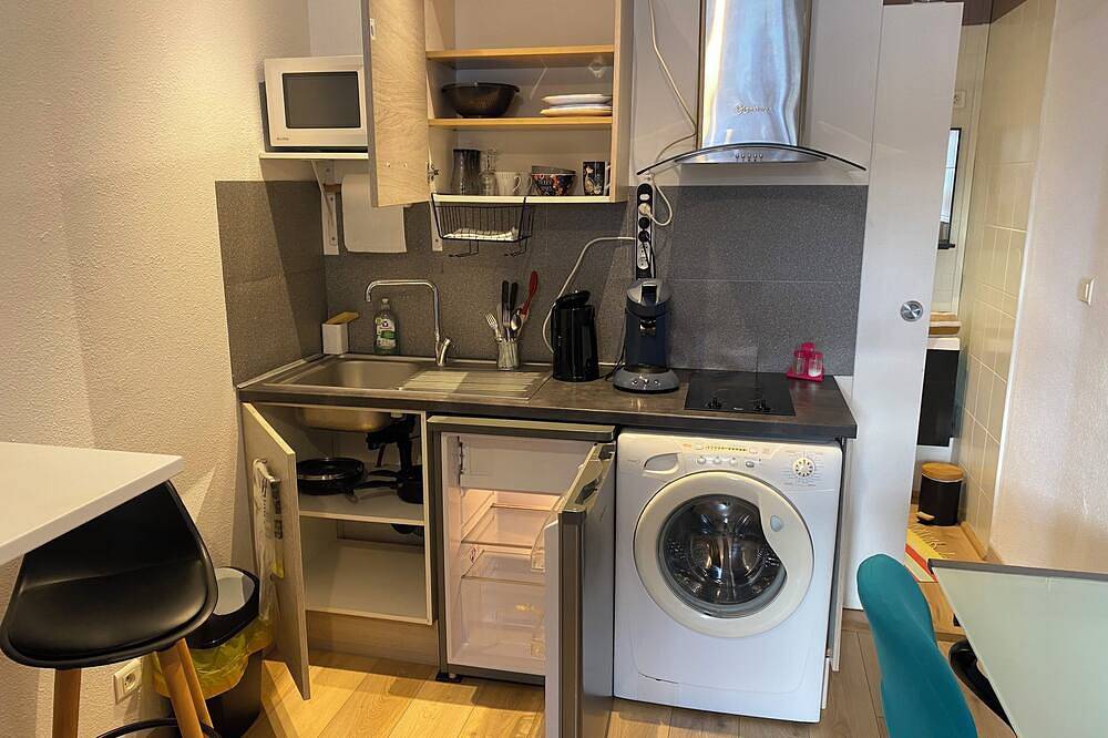 Appartement entier, Nancy,Superbe studio climatisé à 3 mn de la place Stanislas,Wifi,cuisine équipée in Malzéville, Région de Nancy