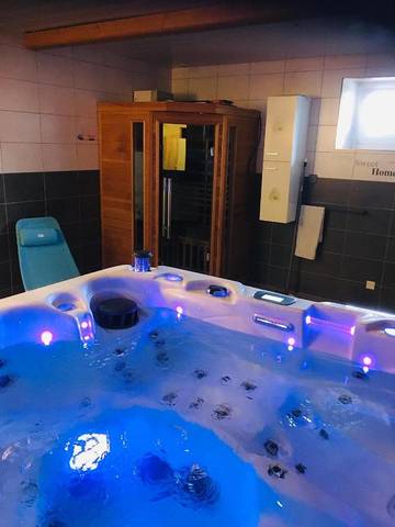 Gîte pour 7 personnes, avec piscine et sauna ainsi que jacuzzi et jardin, adapté aux familles dans Merxheim