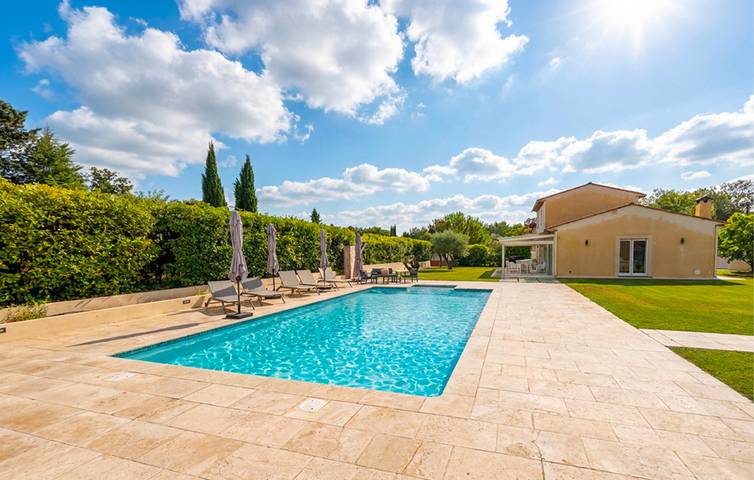 Encantador apartamento de 2 dormitorios con piscina, terraza y wifi en Montauroux in Montauroux, Costa mediterránea (Francia)