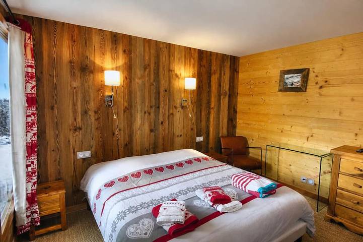 Charmantes Chalet, Bergblick und Skipisten, Jacuzzi, Hammam, Sauna, Tischfußball in Vars (station de ski), Vars