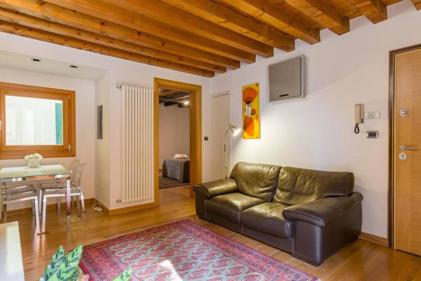 Apartamento inteiro, Apartamento 'Sant' Eufemia Verona' com varanda, Wi-Fi e ar condicionado in Centro Storico di Verona, Verona