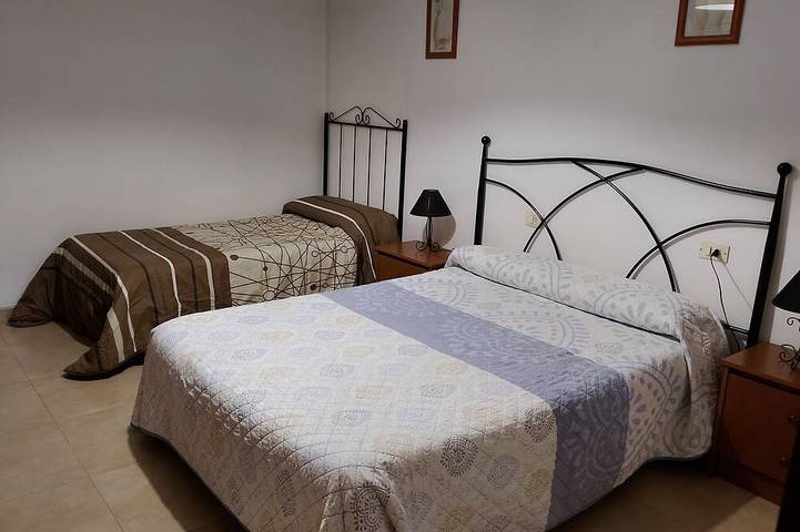 Apartamento entero, Bueu: Apartamento vistas al mar y al campo a 300m. de la playa, 5  personas, wif in Praia de Beluso (Bueu), Bueu