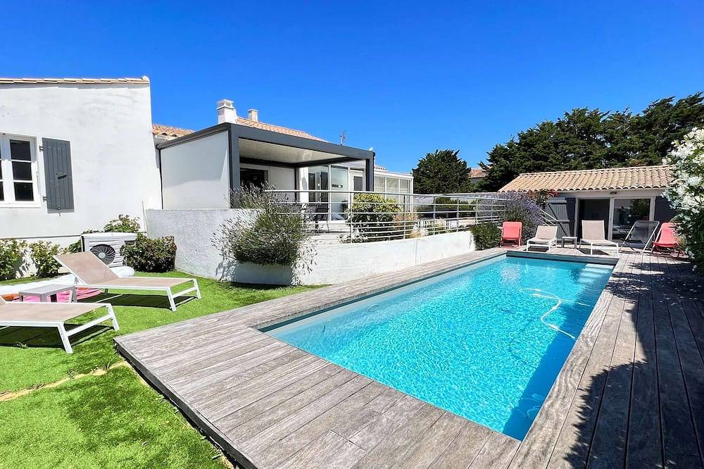 Superb villa with heated pool, near the sea in Ars-en-Ré, Ile de Re