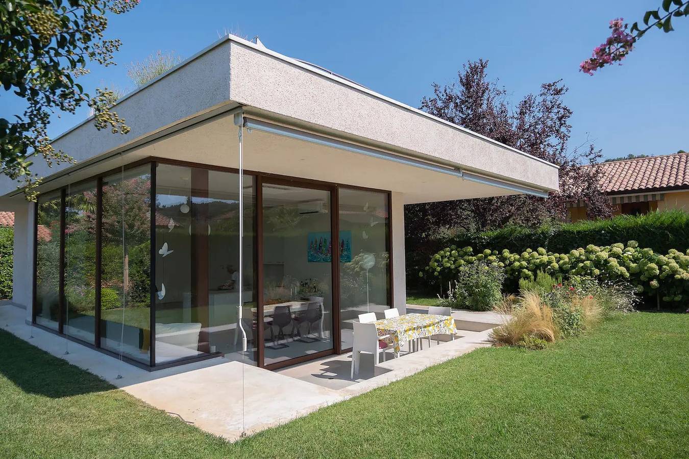 "Villa Vista Lago" con vista lago, piscina condominiale e aria condizionata in Bardolino, Prealpi Gardesane