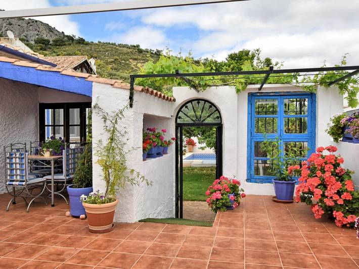 Apartamento para 6 personas, con Terraza además de Jardín y Piscina en Priego de Córdoba