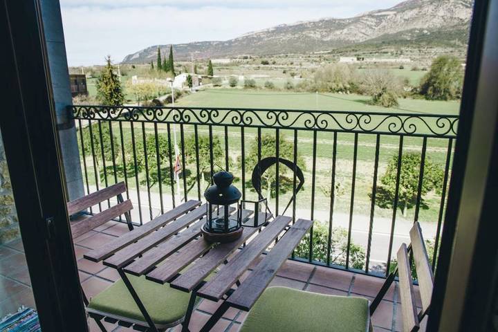 Gîte pour 4 personnes, avec vue et terrasse à Àger - 4