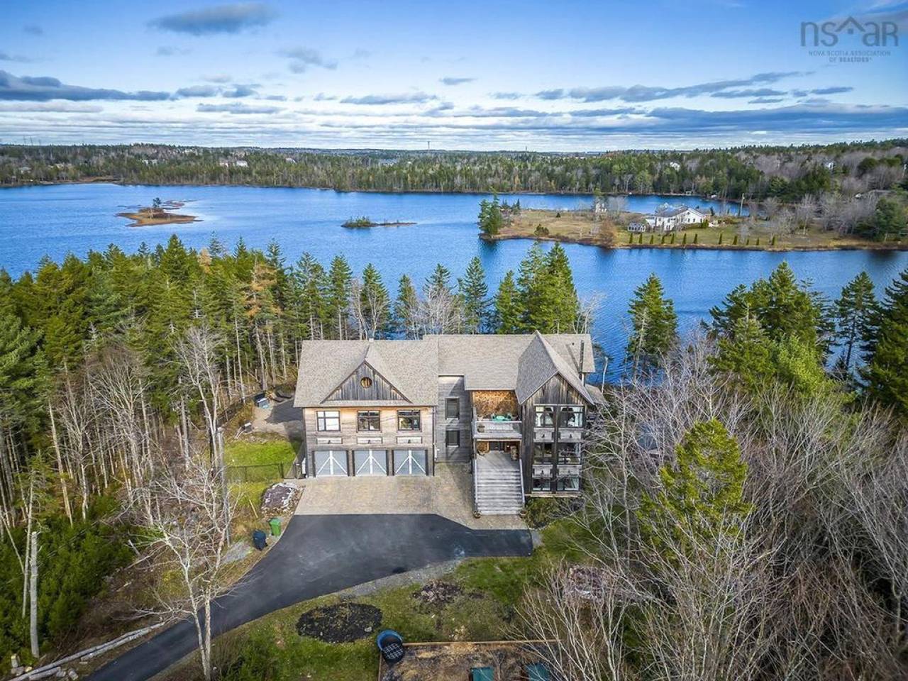 Vacation Rental for 14 Guests in Nova Scotia, Canada