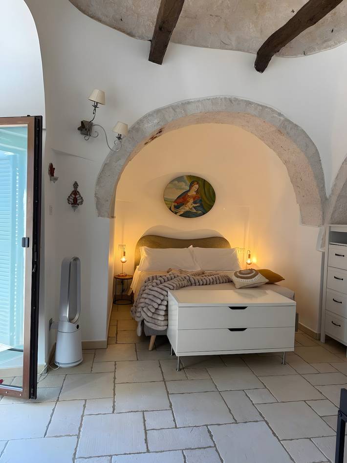 Room 'Perla' with Shared Pool, Shared Terrace and Wi-Fi in Locorotondo, Bari Province