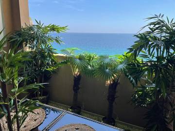 Gîte pour 4 personnes, avec piscine et jardin ainsi que bassin pour enfant et vue dans Office De Tourisme Cannes La Bocca