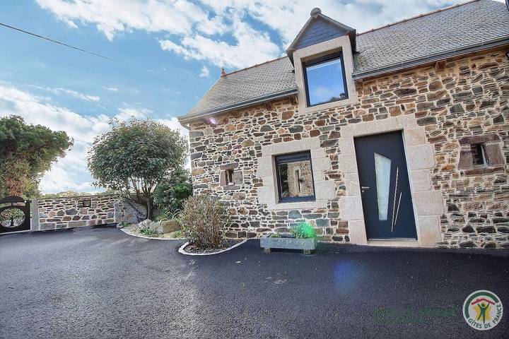 Chambre d’hôte pour 2 personnes, avec Terrasse et Jardin à Pléguien