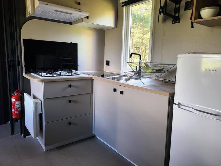 Location de vacances pour 5 personnes, avec piscine ainsi que vue et jardin à Lanuéjols - 4