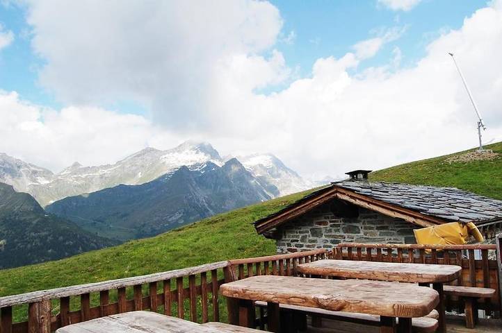 Chambre d’hôte pour 3 personnes, avec jardin ainsi que vue et piscine, animaux acceptés dans Vallée d'Aoste - 3
