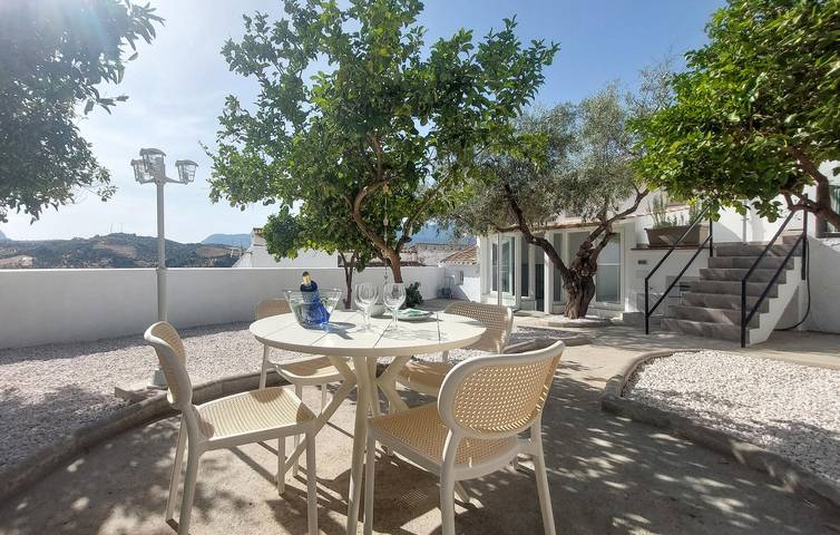 Maison de vacances pour 10 personnes, avec terrasse ainsi que piscine et jardin, animaux acceptés - 1