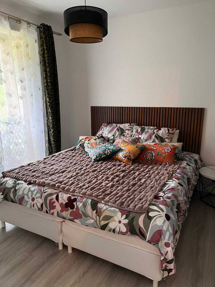 Gîte pour 4 personnes, avec piscine ainsi que terrasse et jardin à Équemauville