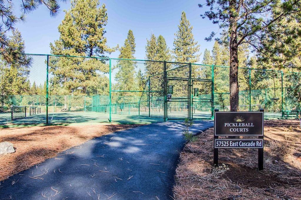 Ganze Wohnung, Schöne Eigentumswohnung - am 17. Loch Meadows Golfplatz, A / C in Sunriver, Deschutes County