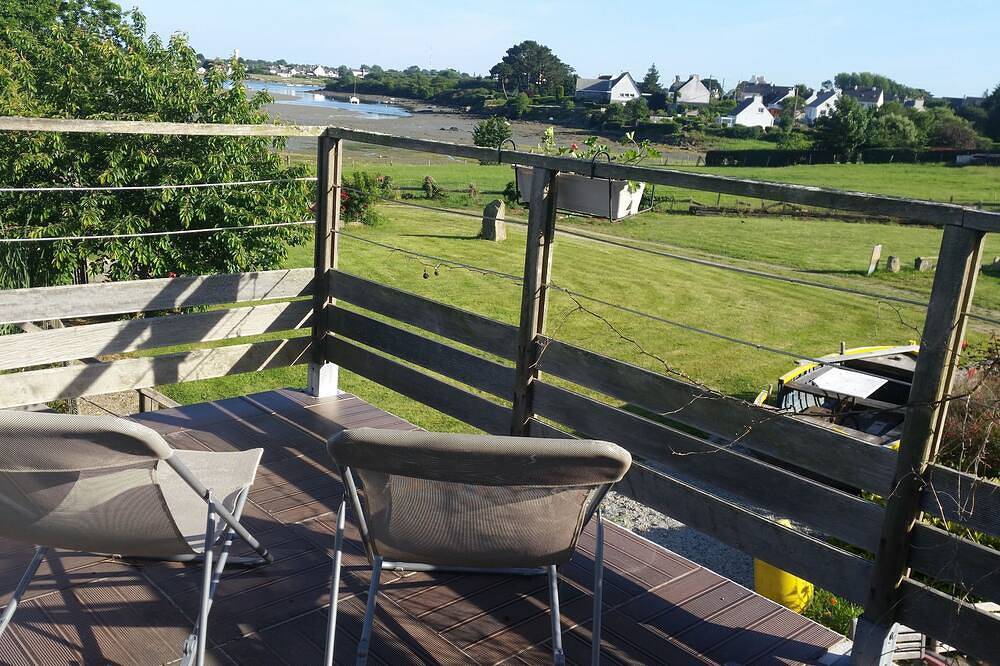 Au Fil De L 'Eau, Cottage in southern Brittany, located along the Ria of Etel, Morbihan in Plouhinec (Morbihan), Côte des Mégalithes