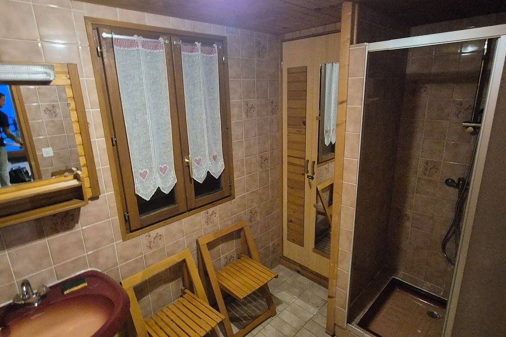 Family chalet overlooking the Auvergne mountains in Chastreix-Sancy, Chastreix