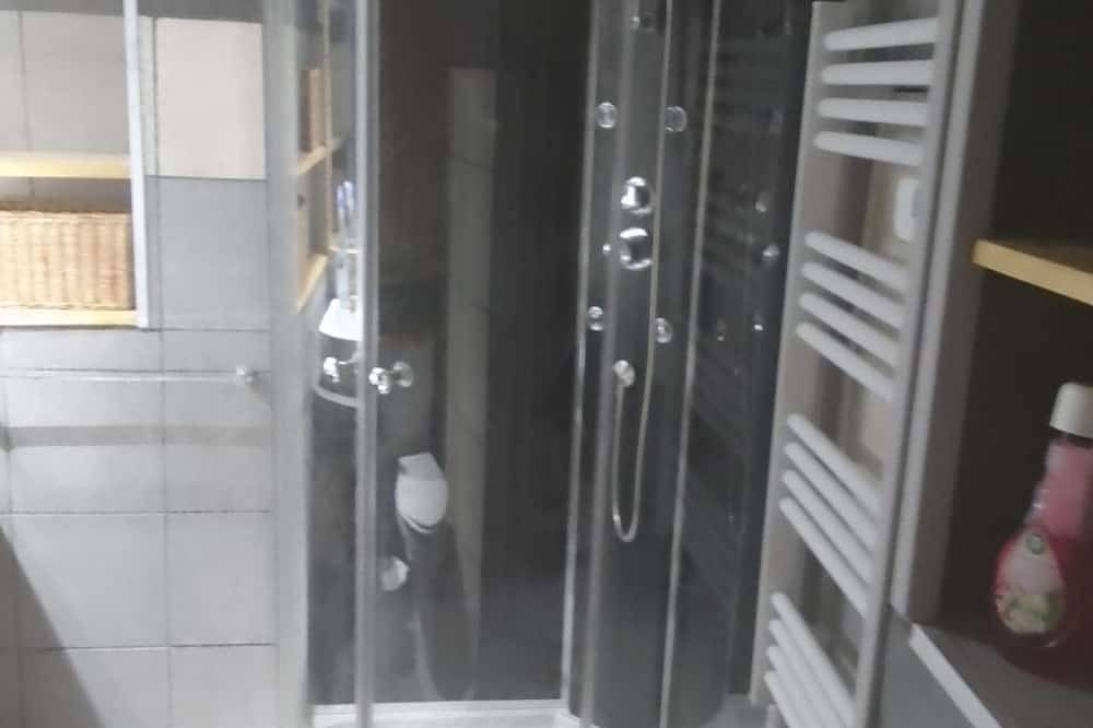 Entire apartment, Studio center var circuit loan in Le Luc, Draguignan region