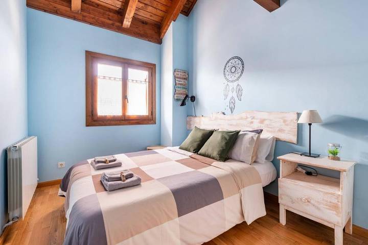 Casa rural para 9 personas, con Balcón y Terraza además de Jardín y Vistas en Pirineo Aragonés - 2