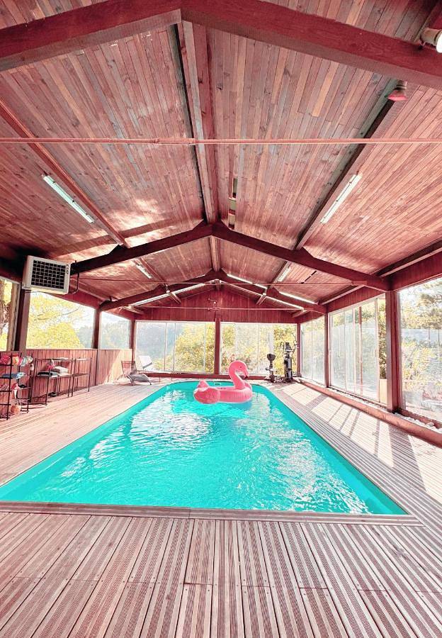 Location de vacances pour 14 personnes, avec Terrasse ainsi que Piscine et Vue à Beaune - 2