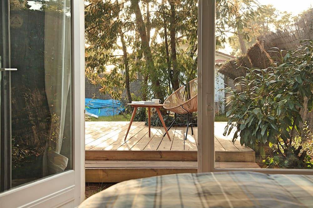 Villa Suzanne terrace and veranda near the beach in Longeville-sur-Mer, Vendée