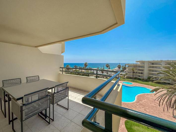 Appartement de vacances pour 5 personnes, avec vue sur le lac et jardin ainsi que piscine et vue