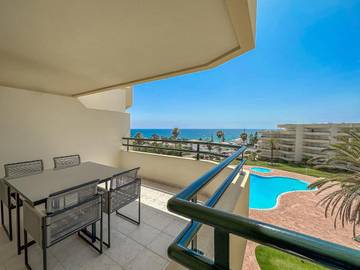Gîte pour 5 personnes, avec vue et jardin ainsi que piscine et vue sur le lac dans Galé