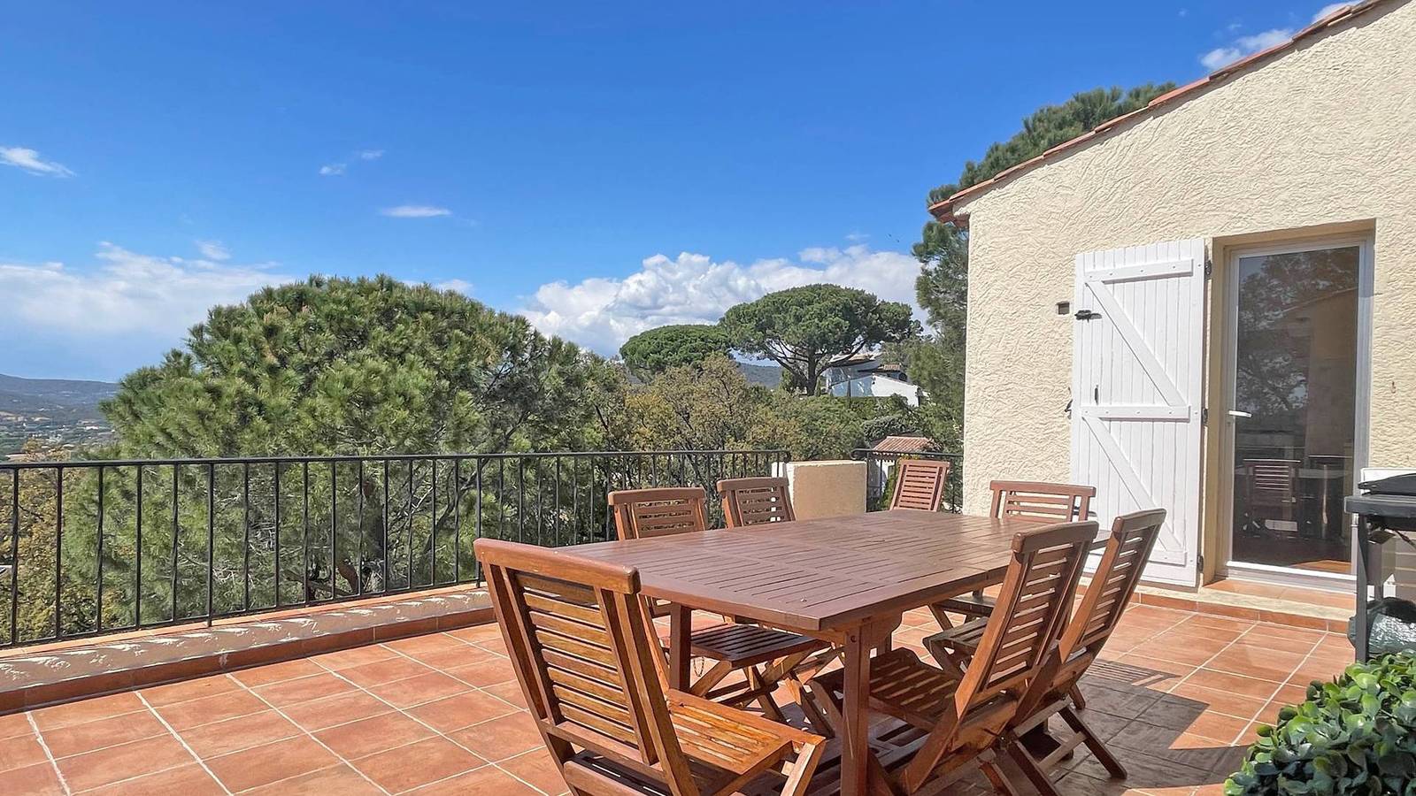 Entire holiday apartment, Villa T5 - 10 People - Private Pool - Air Conditioning - Wifi - Near Downtown - Sainte Maxime in Sainte-Maxime, Draguignan region
