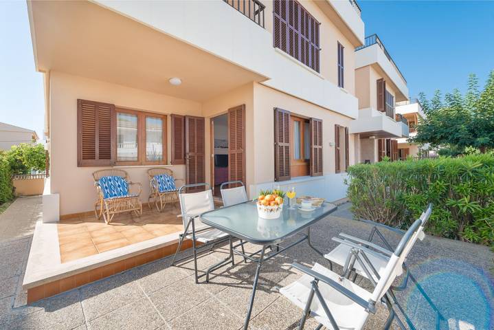 Entire holiday apartment, Can Confit - Apartment with terrace in Can Picafort. Free WiFi in Can Picafort, Santa Margalida