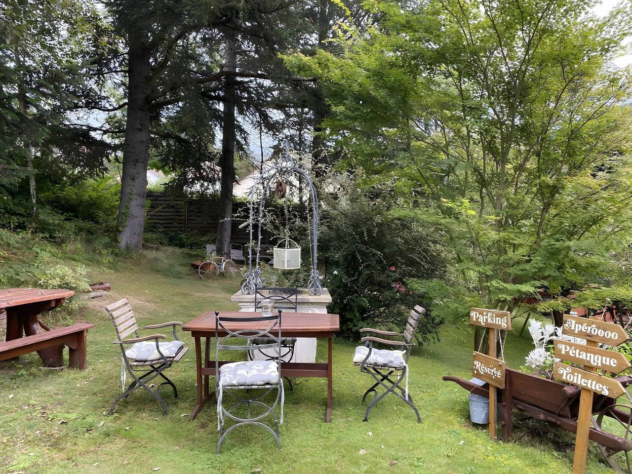 Chambre d'hôtes « Chambre B et C – Sportive » avec vue montagne, terrasse partagée et Wi-Fi in Cornimont, Parc naturel régional des Ballons des Vosges