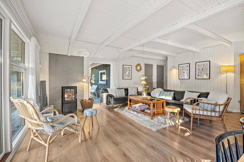 Urlaub mit Hund in einem modernen Whirlpoolhaus in Nørre Nebel, Varde